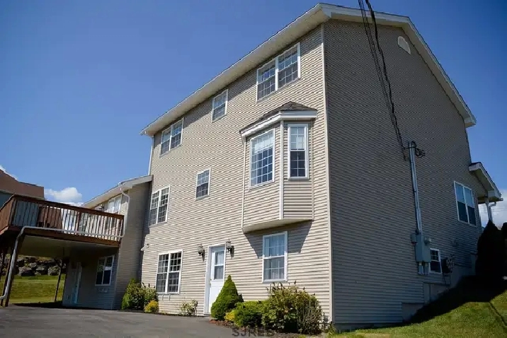 77 Cedarwood - 4BR Millidge Home, Granny Suite, Util incl.