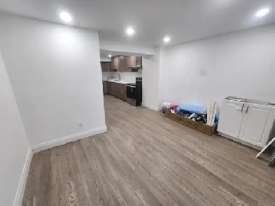 1 Bedroom Walkout Basement Apartment (9th Line and Derry)