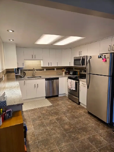 WESTSIDE - 3 BEDROOM CONDO - MARCH 1ST Image# 1