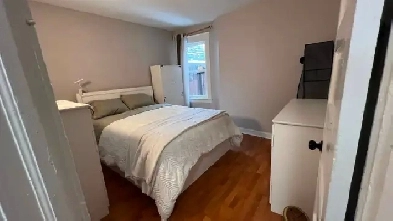 Open House Sunday,Private Furnished Room,Looking for3rd Roommate Image# 1