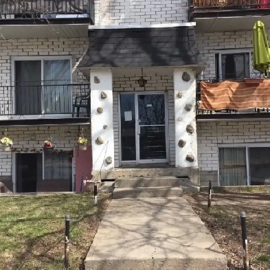 Vieux-Longueuil – Beau et grand 4½ à louer (tout inclus) Image# 1