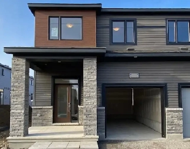 End Unit Townhouse 3 Bedroom 4 Bathroom in Barrhaven Image# 1