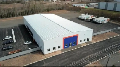 Industrial Warehouse for Lease Crossdock  outside storage yard