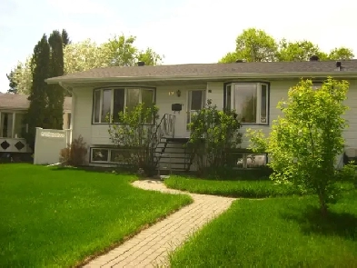 SE Furnished Room for Non-Smoking, Working Male $600. Image# 1