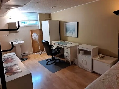 chambre spacieuse à louer, libre immédiatement Image# 1