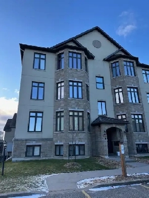 Riverview & Best Location-luxurious 2bed condo- Available NOW Image# 1