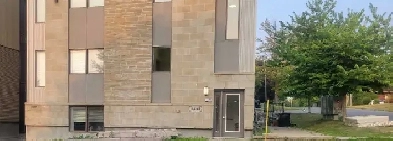 Bright modern 1 BDRM apartment all inclusive Image# 1