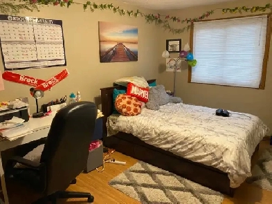 Rare 4 Bedroom Female Only Student  House For Rent In Thorold Image# 1