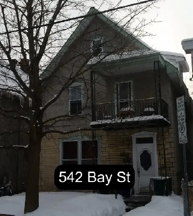 HUGE 2 Bedroom   Den, 2 Bathroom Centretown Apartment (542 Bay) Image# 7