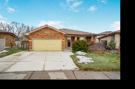 3  1 Beds, 3 Bath, 2 Car Gar & In-ground Pool!