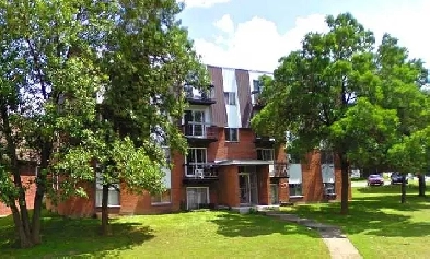 4 1/2 rénové et disponible rue d'Auteuil à Duvernay Image# 1