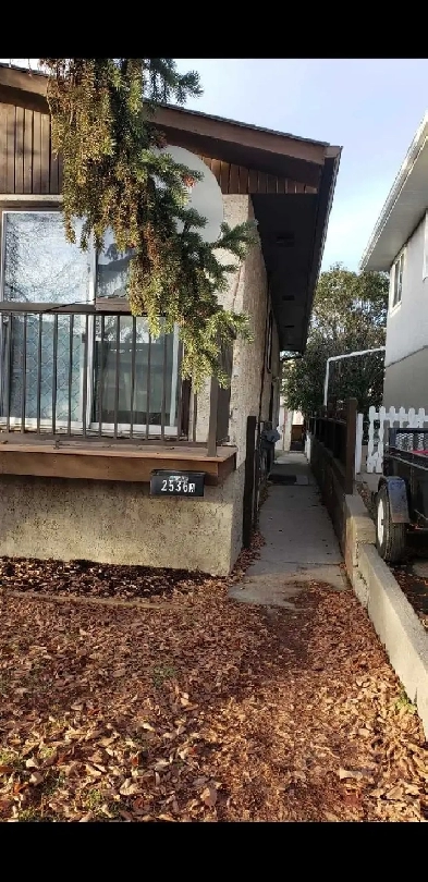 Cost 2 Bedrooms Mainfloor House Image# 1