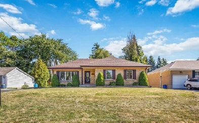 OVERSIZED BUNGALOW FOR RENT! 3 BED   2 BATH   MASSIVE LOT Image# 1