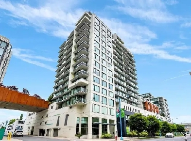 Richmond centre Luxury condo with gym/AC/pool 2b2b for rent Image# 1