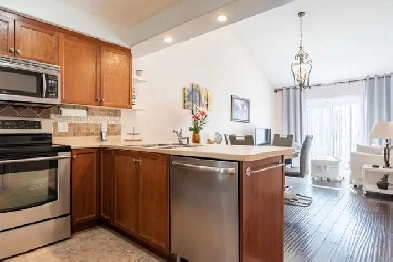 Incredible Townhouse for Rent: 2( 1) Bed, 3 Bathrooms Image# 1