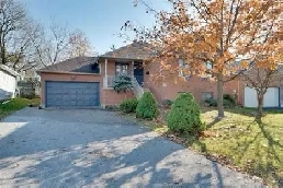 2 Bedroom Apartment Orillia unitilitys included & Free Wifi Image# 1