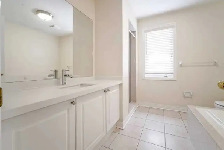 Masterbedroom/rooms for rent