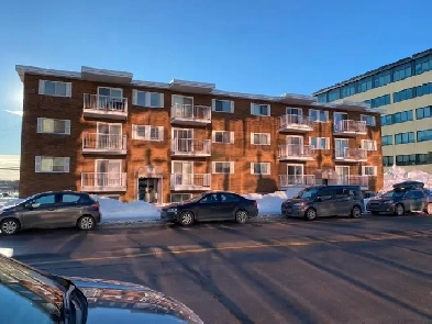 4 1/2 à Ste-Foy Emplacement de choix Pour JUILLET Image# 1