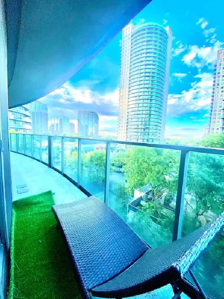 room for rent square one Mississauga