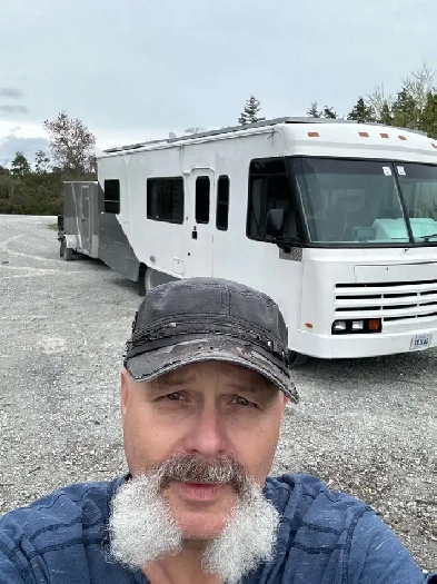 Looking for a room in a farmhouse to rent. Image# 1