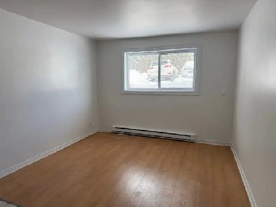 3 ½ à Beauport, superbe, libre Image# 1