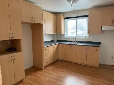 5 ½ à Beauport, superbe, libre Image# 1