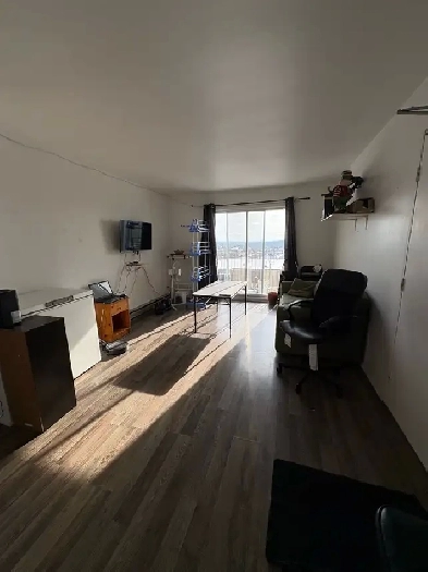 4 1/2 à loyer ! Disponible 1er juillet ! Image# 1