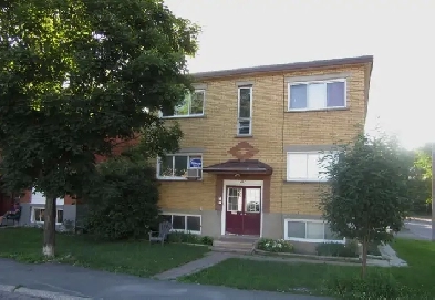 Spacious Top-Floor, One-Bedroom Apartment, available now Image# 1