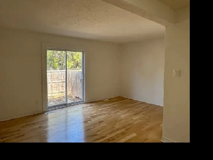 Three Bedroom Town House Image# 1