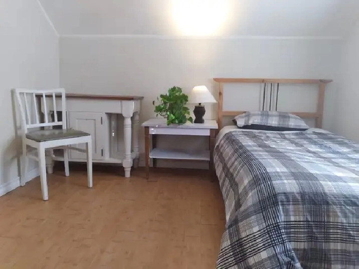 Alliston- Room For Rent