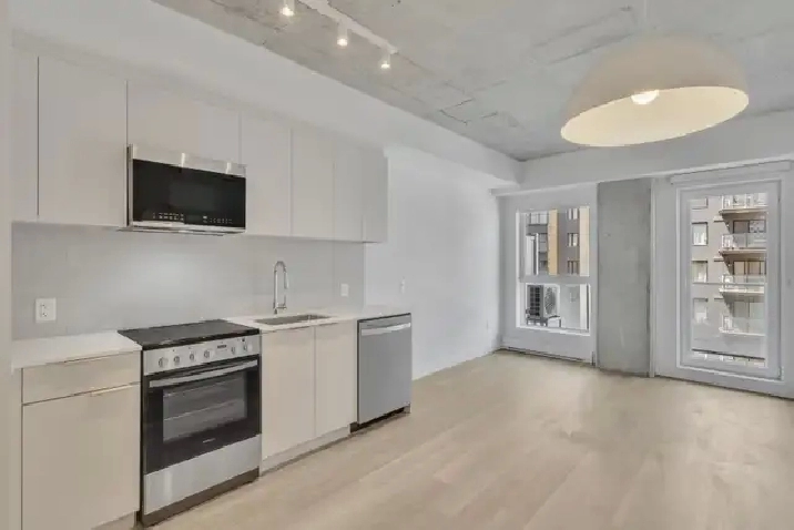 BRAND NEW STUDIO WITH A 2 MONTH FREE PROMO