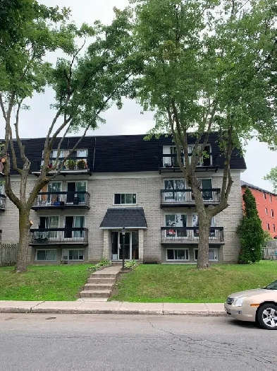 5 ½ - Pierrefonds – Completely New  / Completement Neuf – Condo