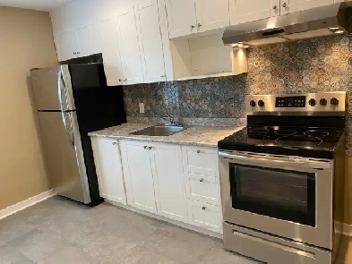 TWO BEDROOM APARTMENT WITH PARKING - CENTRAL LOCATION Image# 1