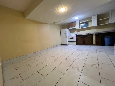 Room for rent available $595 includ utilities Image# 1