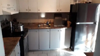 St-Hubert - 4 1/2 - Libre 1er Fevrier Image# 1