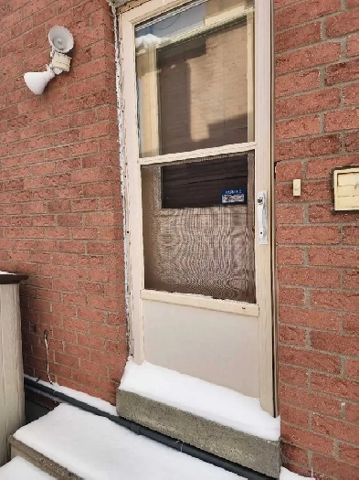 legal 2 bedrooms basement pickering. Image# 1