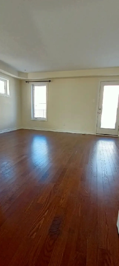 Available now: 3-bedroom townhouse in Kanata/Stittsville Image# 1