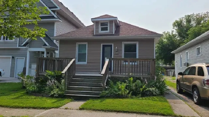 2 Bedroom Home for lease...close to riverfront and parks!