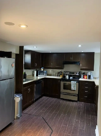 Legal 2 bedroom basement apartment with 2 parking space Image# 1