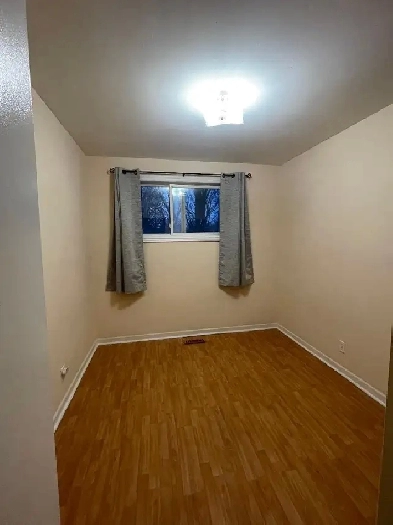 ROOM FOR RENT WITH PARKING IN AURORA Image# 3