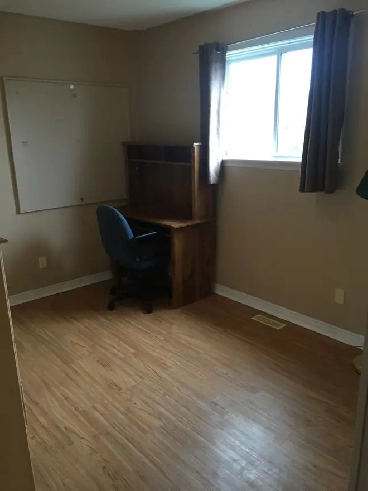 Upper student bedroom for rent for ORILLIA
