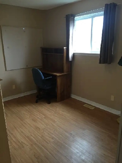 Upper student bedroom for rent for ORILLIA
