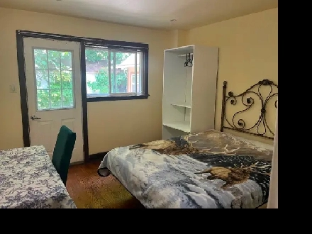 STEELES / BATHURST AREA BRIGHT ROOM MAIN FL NORTH YORK NEAR BUS Image# 1