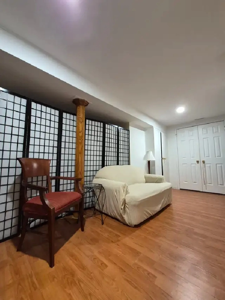 Studio Basement Apartment $950/month in Meadowvale, Mississauga