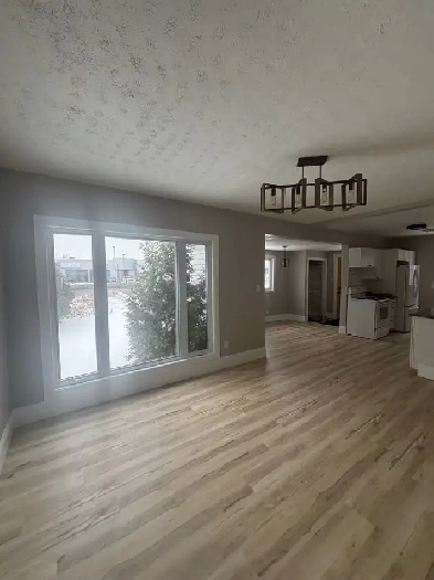 $1,950- 2 bed - Utilities Included - New Sudbury Image# 7