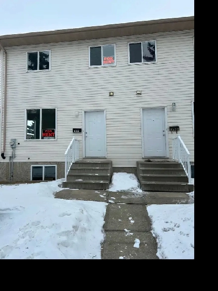 3 Bedroom End-Unit Townhome for Rent – Mill Woods | $1,450 Image# 10