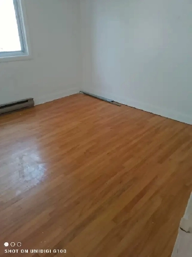 ..MAGNIFIQUE Grand 5 et demi RENOVER  a louer Image# 1