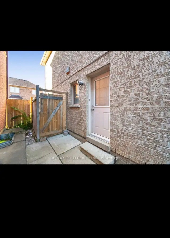 2 bedroom Basement for rent in Castlemore & Mcvean