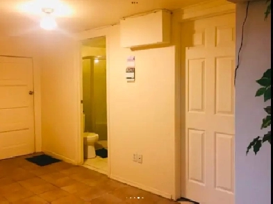 Room for rent in Crescent Heights NW Image# 1