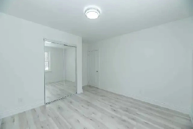 3 bedroom house, Feb 1, 6 parking Image# 1